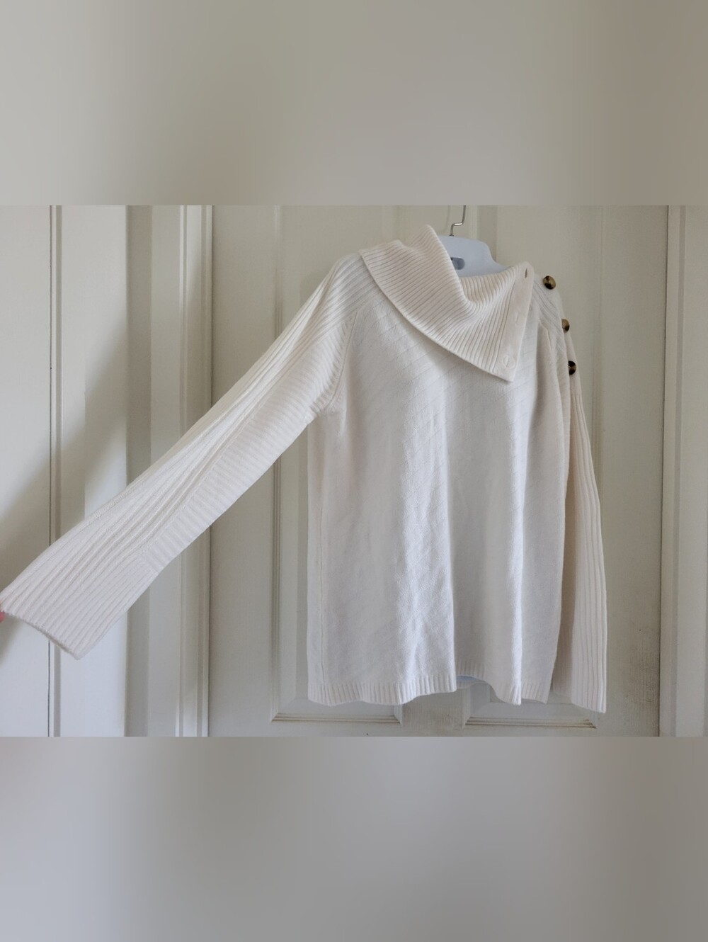 Liz Claiborne | EUC White Knit Foldover Cowl Knit Long Sleeve Sweater (SIZE M) - Picture 7 of 11